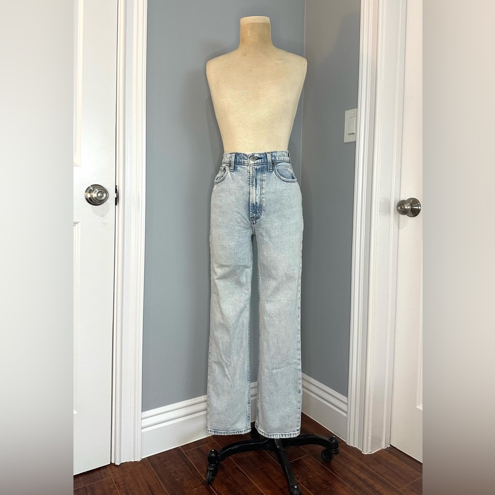 Abercrombie & Fitch Curve Love Ankle Straight Ultra High Rise Jean
